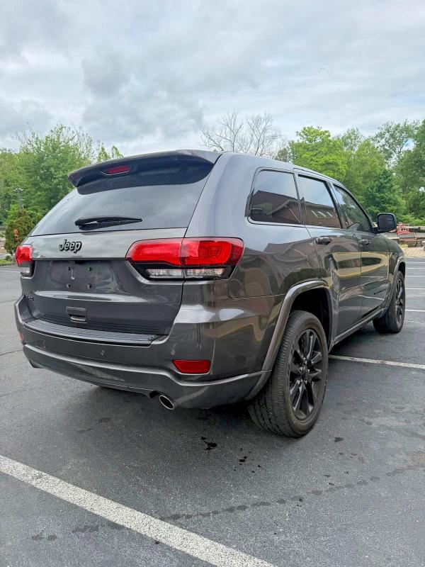 2018 Jeep Cherokee VIN 1C4RJFAG4JC147876 COPART salvage auction — MINOR DENT/SCRATCHES, Mt - Certificate Of Title (P), sold $8,300 on 2026-07-27 (photo 3)