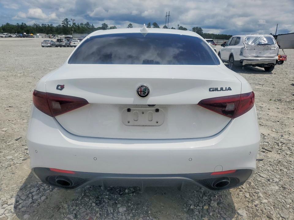 2019 Alfa romeo Giulia VIN ZARFANAN0K7599710 COPART salvage auction — MINOR DENT/SCRATCHES, Az - Cert Of Title - Salvage, sold $8,000 on 2026-07-15 (photo 6)