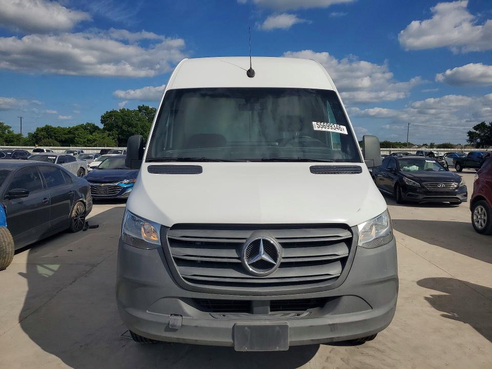 2021 Mercedes-benz Sprinter VIN W1W40CHY5MT051788 COPART salvage auction — MINOR DENT/SCRATCHES, Tx - Certificate Of Title, sold $11,300 on 2026-07-16 (photo 5)