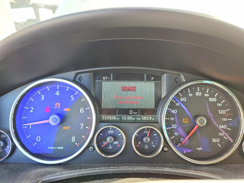 2010 Volkswagen Touareg VIN WVGBF7A9XAD000817 COPART salvage auction — MINOR DENT/SCRATCHES, Ca - Dis/Dlr/Exp Only Junk Receipt, sold $425 on 2026-07-30 (photo 9)