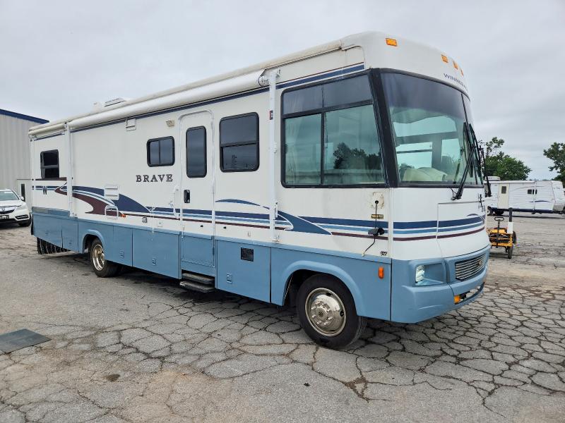2004 Winnebago Brave VIN 1F6NF53S440A03247 COPART salvage auction — HAIL, Mo - Salvage Certificate Of Title, sold $2,950 on 2026-07-27 (photo 1)