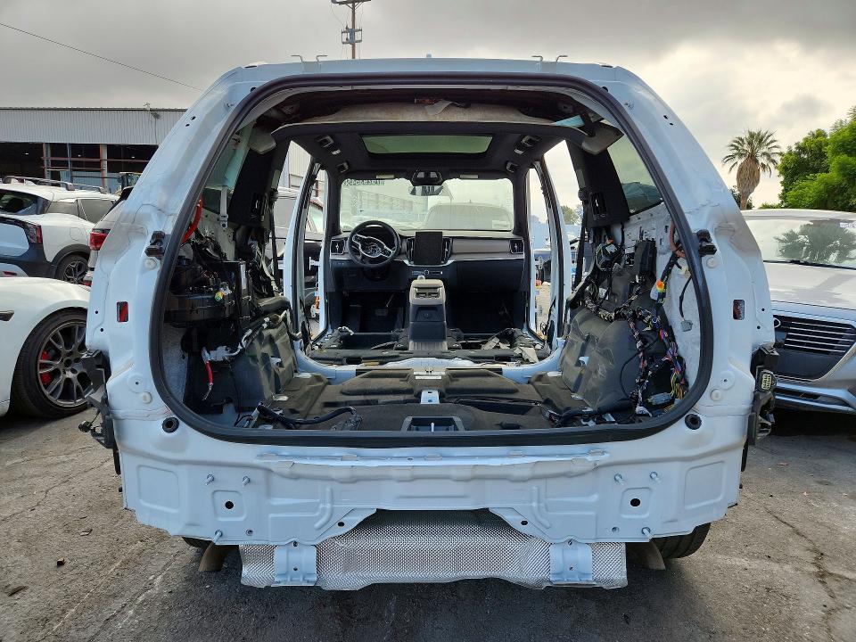 2025 Volvo Xc90 VIN YV4H60PB8S1392115 COPART salvage auction — STRIPPED, CA - SALVAGE CERTIFICATE, sold $6,100 on 2026-07-28 (photo 6)