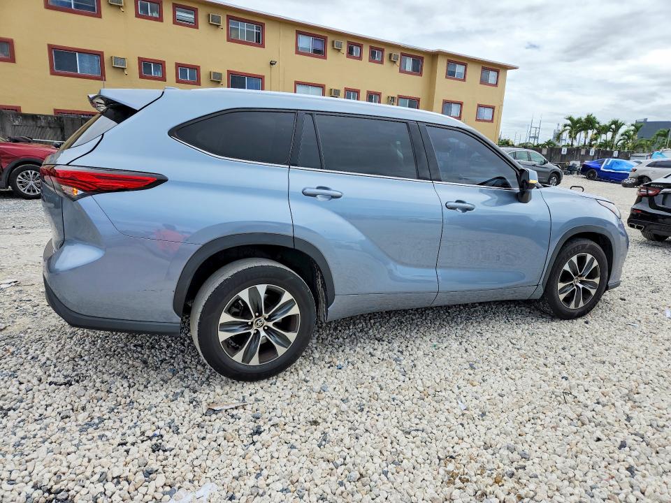 2021 Toyota Highlander VIN 5TDHZRAHXMS056919 COPART salvage auction — FRONT END, Salvage Title, sold $12,500 on 2026-07-20 (photo 3)