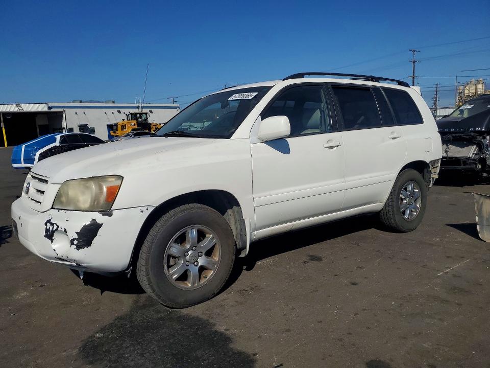 2004 Toyota Highlander VIN JTEDP21A340034824 COPART salvage auction — REAR END, CA - SALVAGE CERTIFICATE, sold $925 on 2026-07-15 (photo 1)