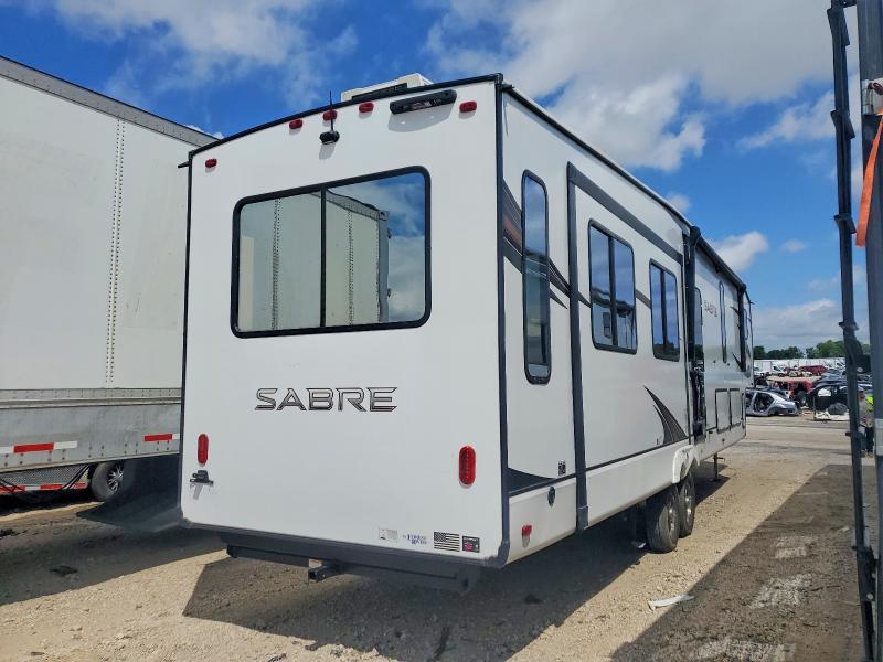 2024 Sabre by forest rive 5th wheel VIN 5ZT3SR1BXR6114009 COPART salvage auction — WATER/FLOOD, TX - SALVAGE TITLE-FLOOD DAMAGE, sold $1,450 on 2026-07-30 (photo 4)