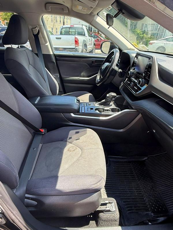 2020 Toyota Highlander VIN 5TDBZRBH4LS511640 COPART salvage auction — MINOR DENT/SCRATCHES, Nj - Certificate Of Title (P), sold $14,300 on 2026-07-29 (photo 8)