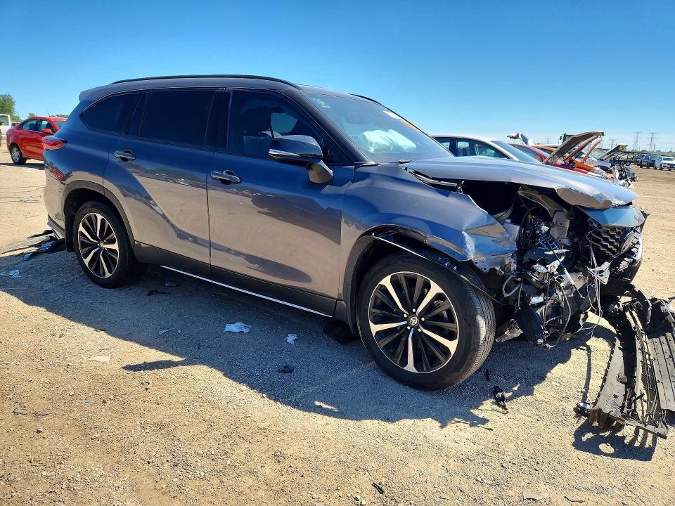 2022 Toyota Highlander VIN 5TDJZRBH4NS189998 COPART salvage auction — FRONT END, Il - Salvage Certificate, sold $1,150 on 2026-07-28 (photo 4)