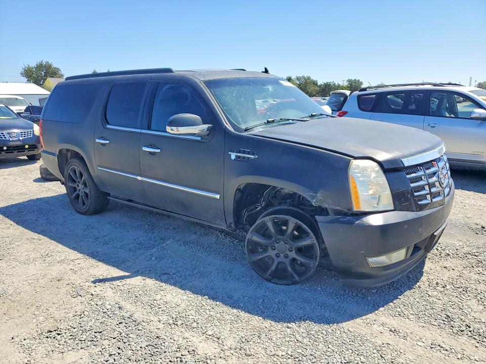 2007 Cadillac VIN 1GYFK668X7R362244 COPART salvage auction — FRONT END, Ca - Salvage Certificate, sold $1,100 on 2026-07-02 (photo 4)
