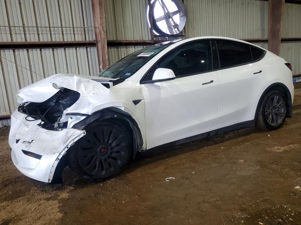 2024 Tesla Model y VIN 7SAYGAEE8RF193976 COPART salvage auction — FRONT END, Tx - Salvage Vehicle Title, sold $350 on 2026-07-30 (photo 1)