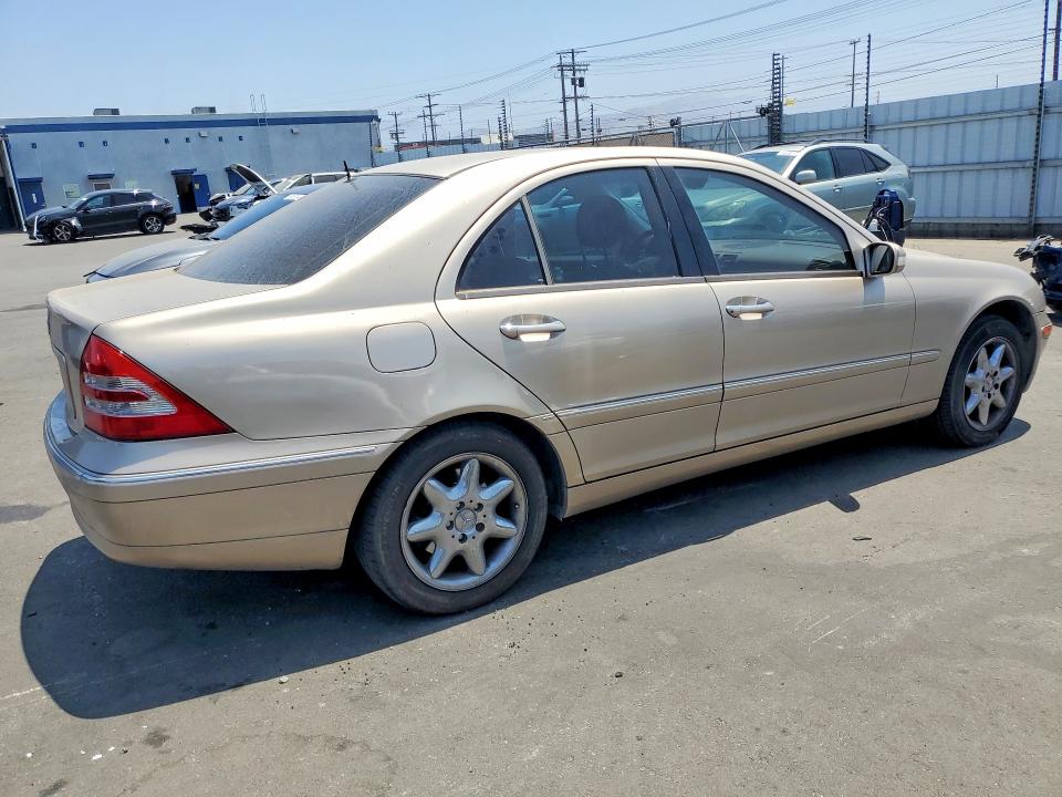 2001 Mercedes-benz C class VIN WDBRF64J01F018412 COPART salvage auction — MINOR DENT/SCRATCHES, CA - SALVAGE CERTIFICATE, sold $525 on 2026-07-08 (photo 3)