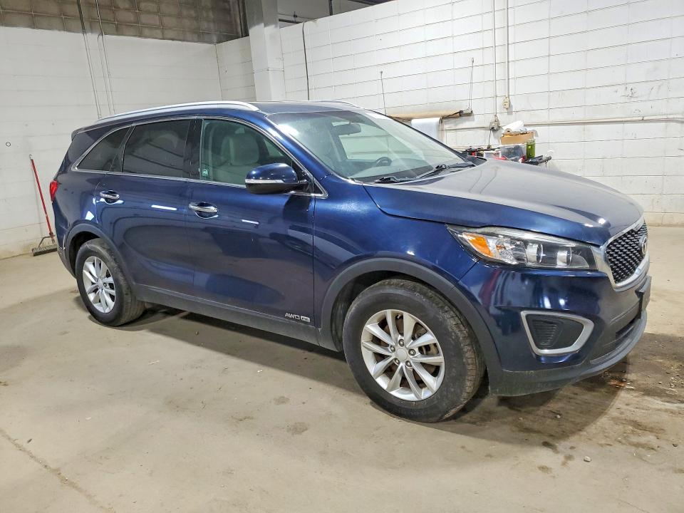 2017 Kia Sorento VIN 5XYPGDA54HG214152 COPART salvage auction — MINOR DENT/SCRATCHES, Mn - Certificate Of Title, sold $1,700 on 2026-07-09 (photo 4)