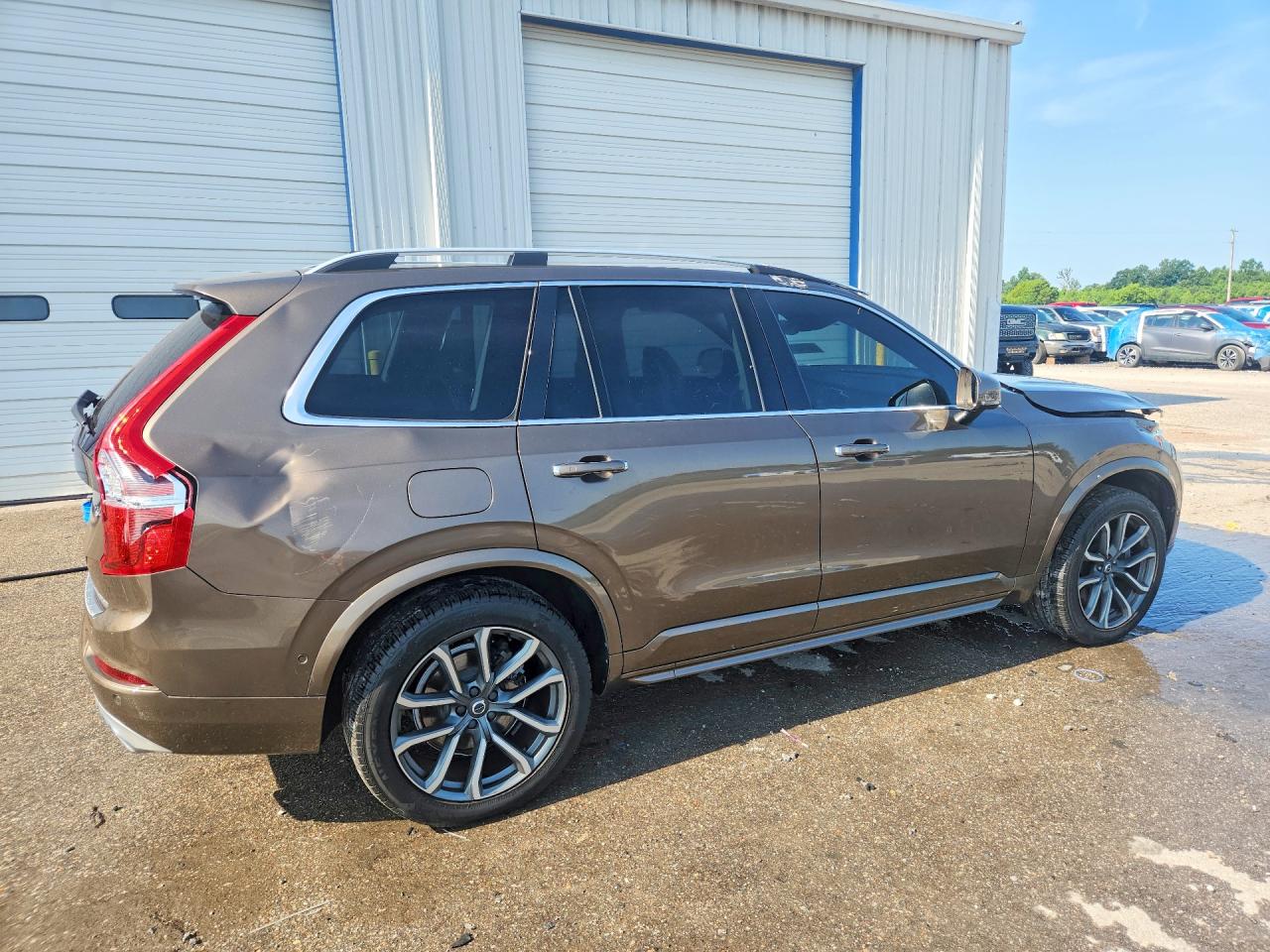 2017 Volvo XC90 VIN YV4A22PK3H1182782 COPART salvage auction — All Over, AL - CERT OF TITLE-SALVAGE TITLE, sold $4,700 on 2026-07-09 (photo 3)
