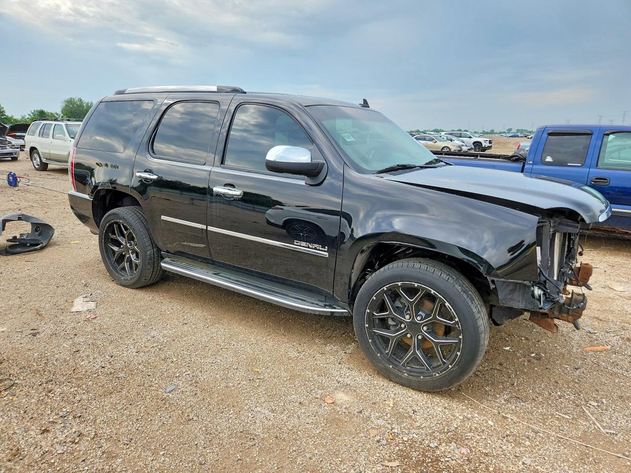 2011 GMC Yukon VIN 1GKS2EEF8BR135422 COPART salvage auction — Front End, IL - SALVAGE CERTIFICATE, sold $2,250 on 2026-07-02 (photo 4)