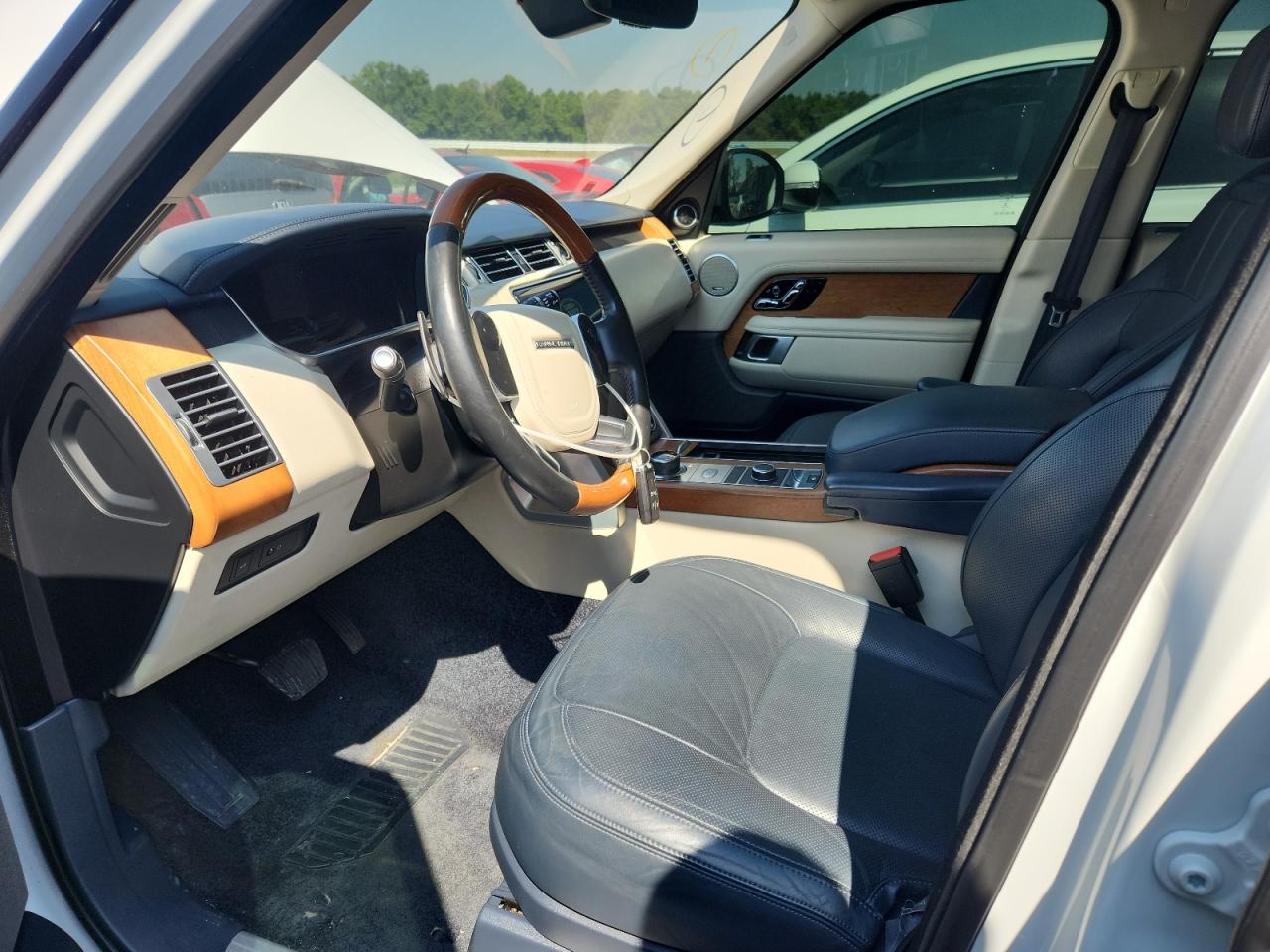 2020 Land Rover Range Rover VIN SALGS2RU2LA405830 COPART salvage auction — Minor Dent/Scratches, NC - CERTIFICATE OF TITLE (P), sold $16,700 on 2026-06-30 (photo 7)