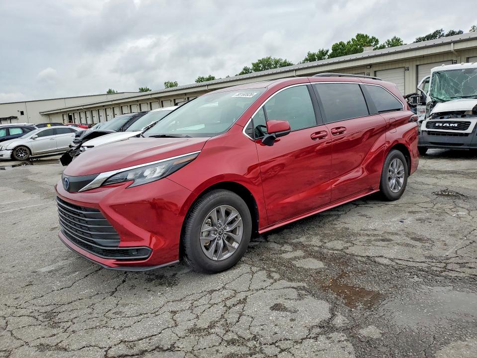 2025 Toyota Sienna VIN 5TDBSKFC1SS201597 COPART salvage auction — SIDE, Oh - Cert Of Title-Salvage, sold $12,000 on 2026-07-23 (photo 1)