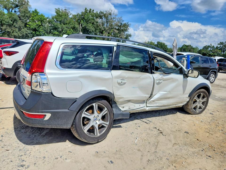 2015 Volvo VIN YV4902NM9F1225578 COPART salvage auction — SIDE, Fl - Certificate Of Destruction, sold $975 on 2026-07-07 (photo 3)