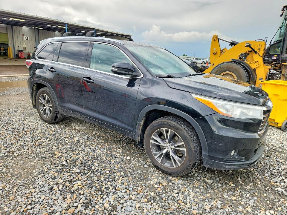 2016 Toyota Highlander VIN 5TDJKRFH6GS277811 COPART salvage auction — REAR END, Co - Salvage Title, sold $7,100 on 2026-07-28 (photo 4)