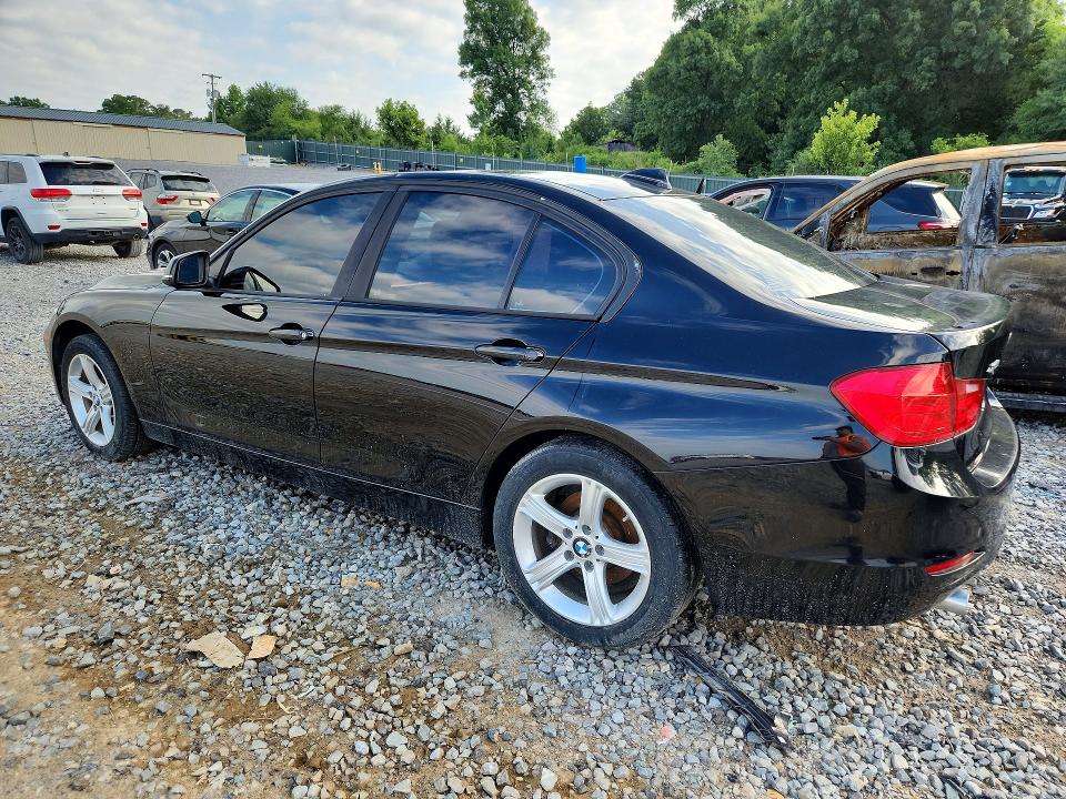 2014 BMW 3er VIN WBA3D5C57EKX96230 COPART salvage auction — NORMAL WEAR, IN - CERTIFICATE OF TITLE, sold $525 on 2026-07-30 (photo 2)