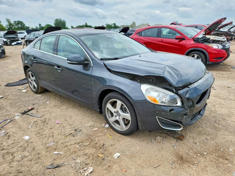 2013 Volvo S60 VIN YV1612FS7D2190217 COPART salvage auction — FRONT END, Il - Salvage Certificate, sold $400 on 2026-08-11 (photo 4)
