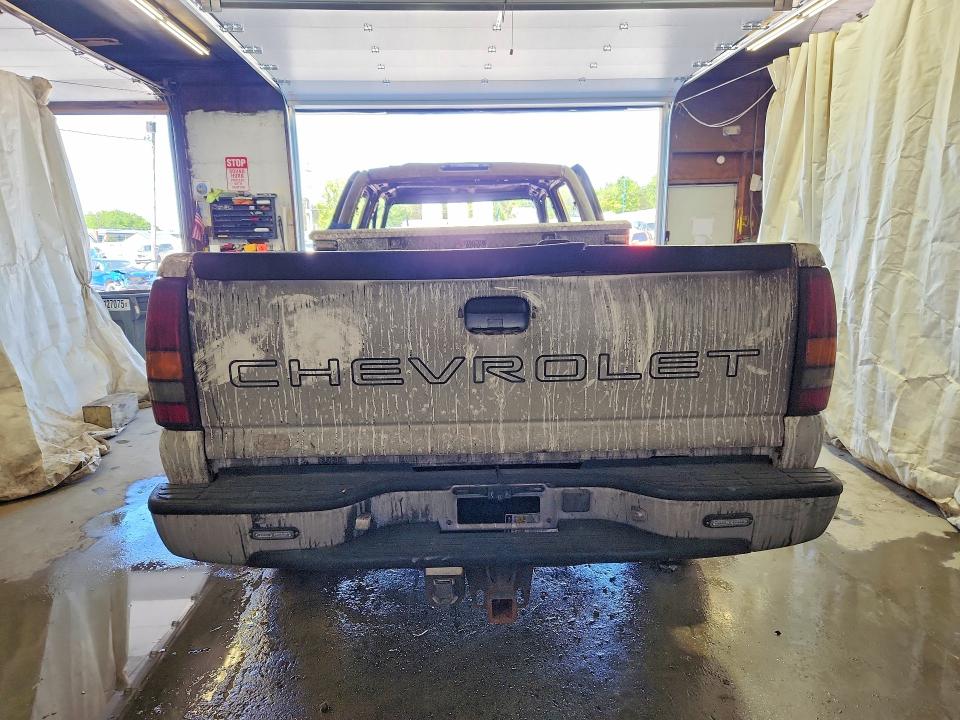 2001 Chevrolet Silverado 2500 VIN 1GCHC23U41F190307 COPART salvage auction — BURN, Pa - Certificate Of Salvage, sold $175 on 2026-07-09 (photo 6)