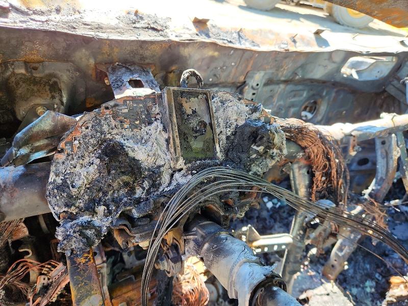 2013 Hyundai Santa fe VIN 5XYZUDLB2DG058949 COPART salvage auction — BURN, Vt - Cert Of Title-Salvage Vehicle, sold $175 on 2026-07-13 (photo 9)