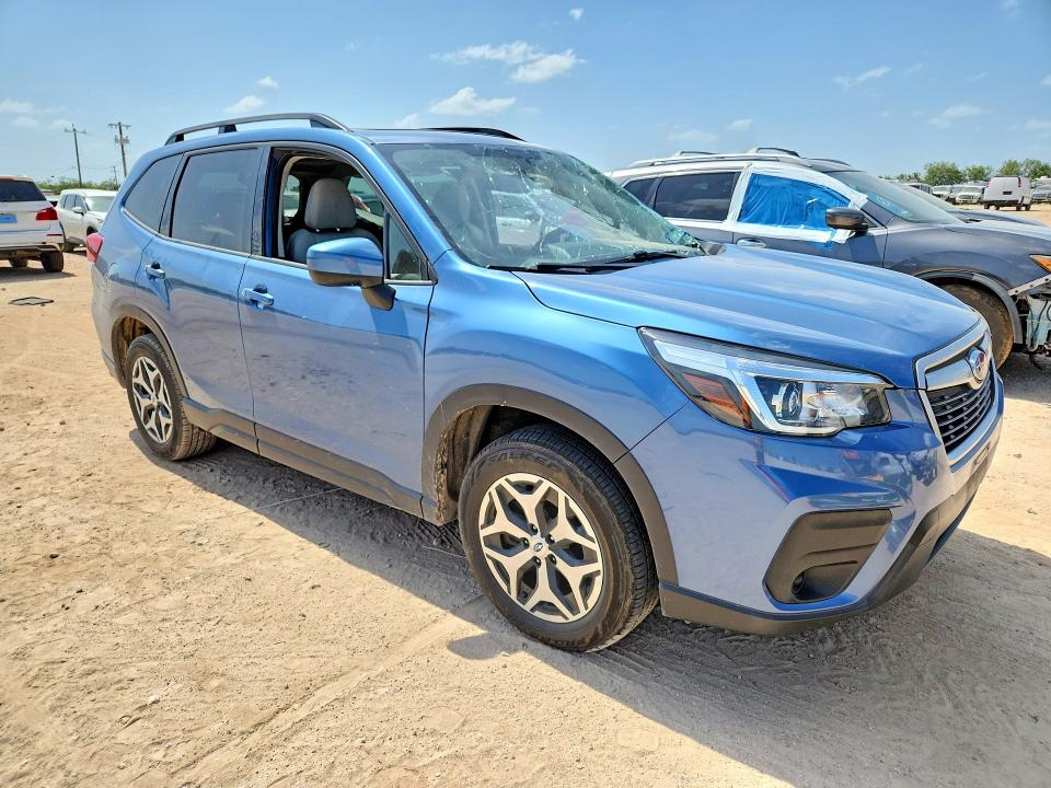 2020 Subaru Forester VIN JF2SKAJC1LH488867 COPART salvage auction — SIDE, Tx - Salvage Vehicle Title, sold $10 on 2026-07-30 (photo 4)