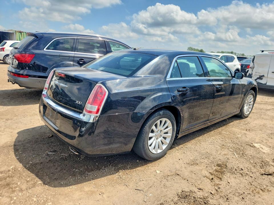 2013 Chrysler 300 VIN 2C3CCAAG4DH627411 COPART salvage auction — WATER/FLOOD, IL - CERTIFICATE OF TITLE, sold $975 on 2026-07-02 (photo 3)
