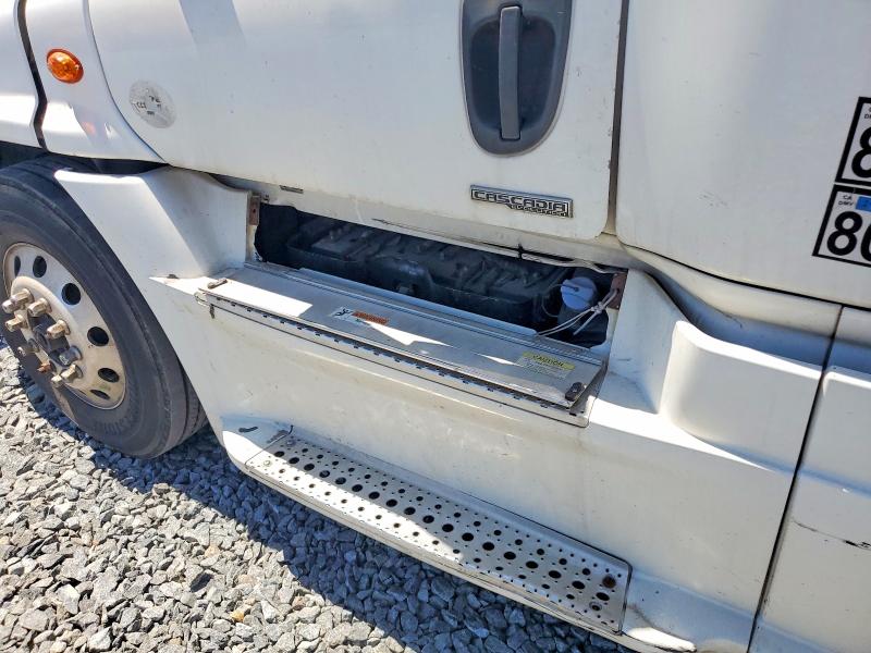 2018 Freightliner Cascadia 125 VIN 1FUJGLDR5JLJC9625 COPART salvage auction — SIDE, VA - DIS/DLR/EXP ONLY CLEAN TITLE, sold $5,400 on 2026-07-09 (photo 9)