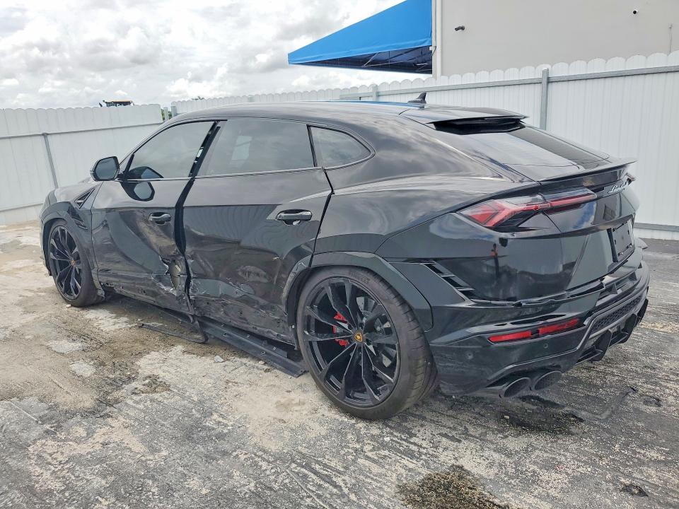 2023 Lamborghini Urus VIN ZPBCB3ZL4PLA26818 COPART salvage auction — SIDE, Cn - Parts Only, sold $100 on 2026-07-31 (photo 2)