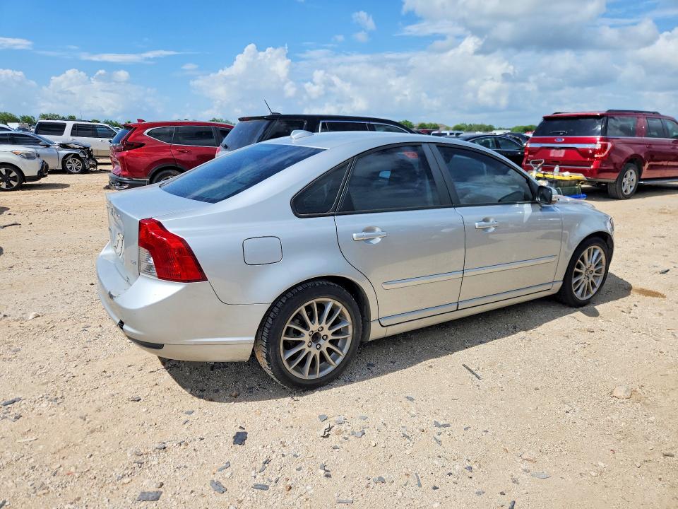 2009 Volvo S40 VIN YV1MS382092462783 COPART salvage auction — WATER/FLOOD, Tx - Salvage Title-Flood Damage, sold $125 on 2026-07-02 (photo 3)