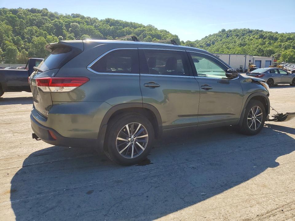 2017 Toyota VIN 5TDJZRFH5HS367982 COPART salvage auction — FRONT END, Pa - Certificate Of Salvage, sold $7,000 on 2026-07-16 (photo 3)
