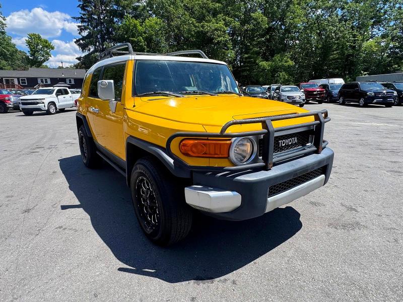 2007 Toyota Fj cruiser VIN JTEBU11F470029965 COPART salvage auction — MINOR DENT/SCRATCHES, Nj - Certificate Of Title, sold $5,500 on 2026-07-14 (photo 4)