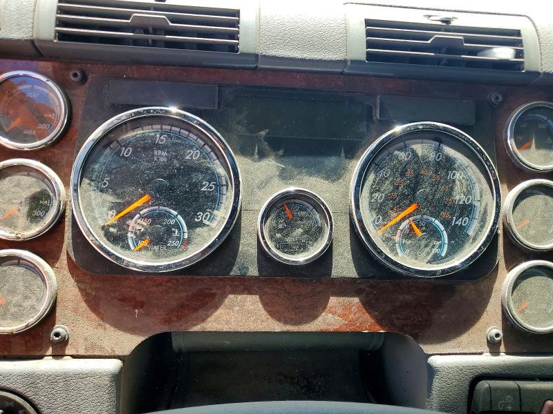 2018 Freightliner Cascadia 125 VIN 1FUJGLDR5JLJC9625 COPART salvage auction — SIDE, VA - DIS/DLR/EXP ONLY CLEAN TITLE, sold $5,400 on 2026-07-09 (photo 8)