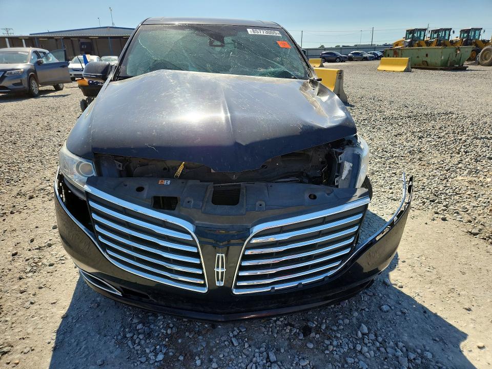 2017 Lincoln Mkt VIN 2LMHJ5AT5HBL01279 COPART salvage auction — FRONT END, Co - Dis/Dlr/Exp Only Clean Title, sold $600 on 2026-07-09 (photo 5)