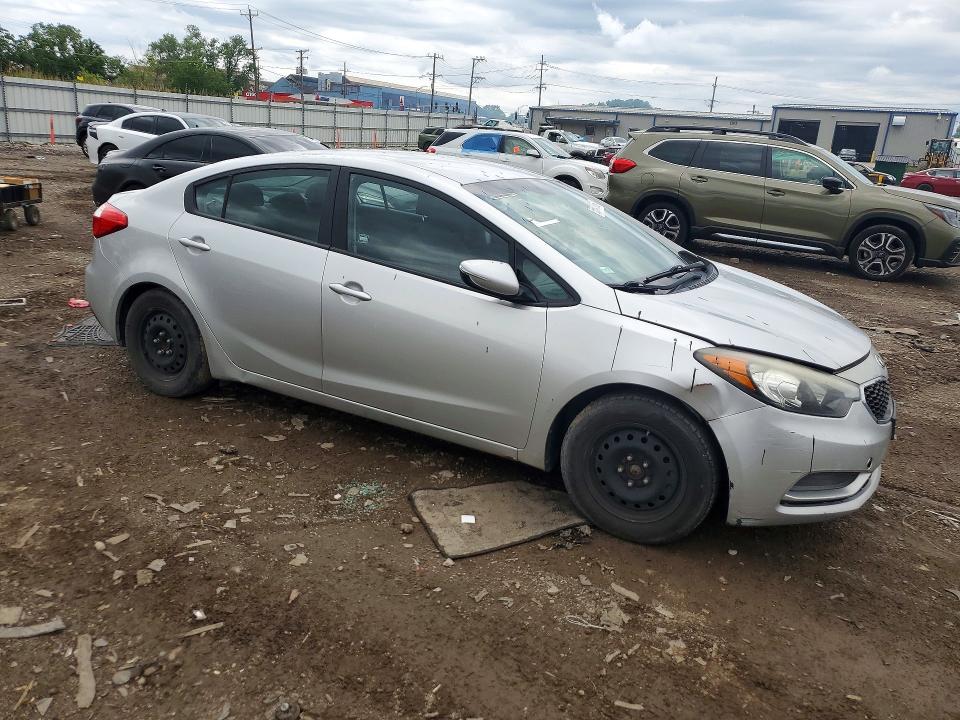 2015 Kia Forte VIN KNAFX4A60F5278485 COPART salvage auction — SIDE, Il - Salvage Certificate, sold $250 on 2026-07-29 (photo 4)
