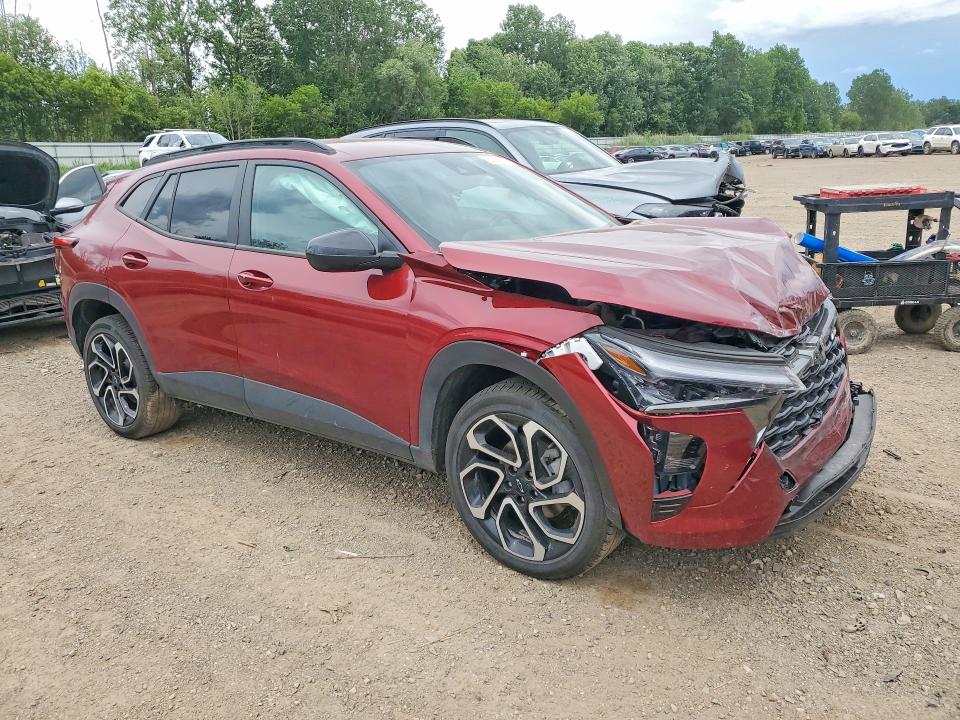 2025 Chevrolet Trax VIN KL77LJEP2SC110015 COPART salvage auction — FRONT END, Mi - Scrap Certificate Of Title, sold $5,300 on 2026-09-09 (photo 4)