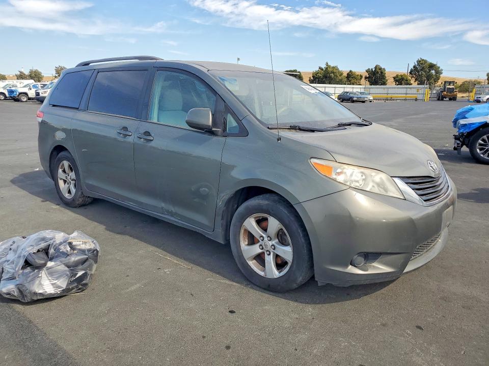 2011 Toyota Sienna VIN 5TDKK3DC1BS042556 COPART salvage auction — REAR END, CA - SALVAGE CERTIFICATE, sold $1,050 on 2026-07-15 (photo 4)