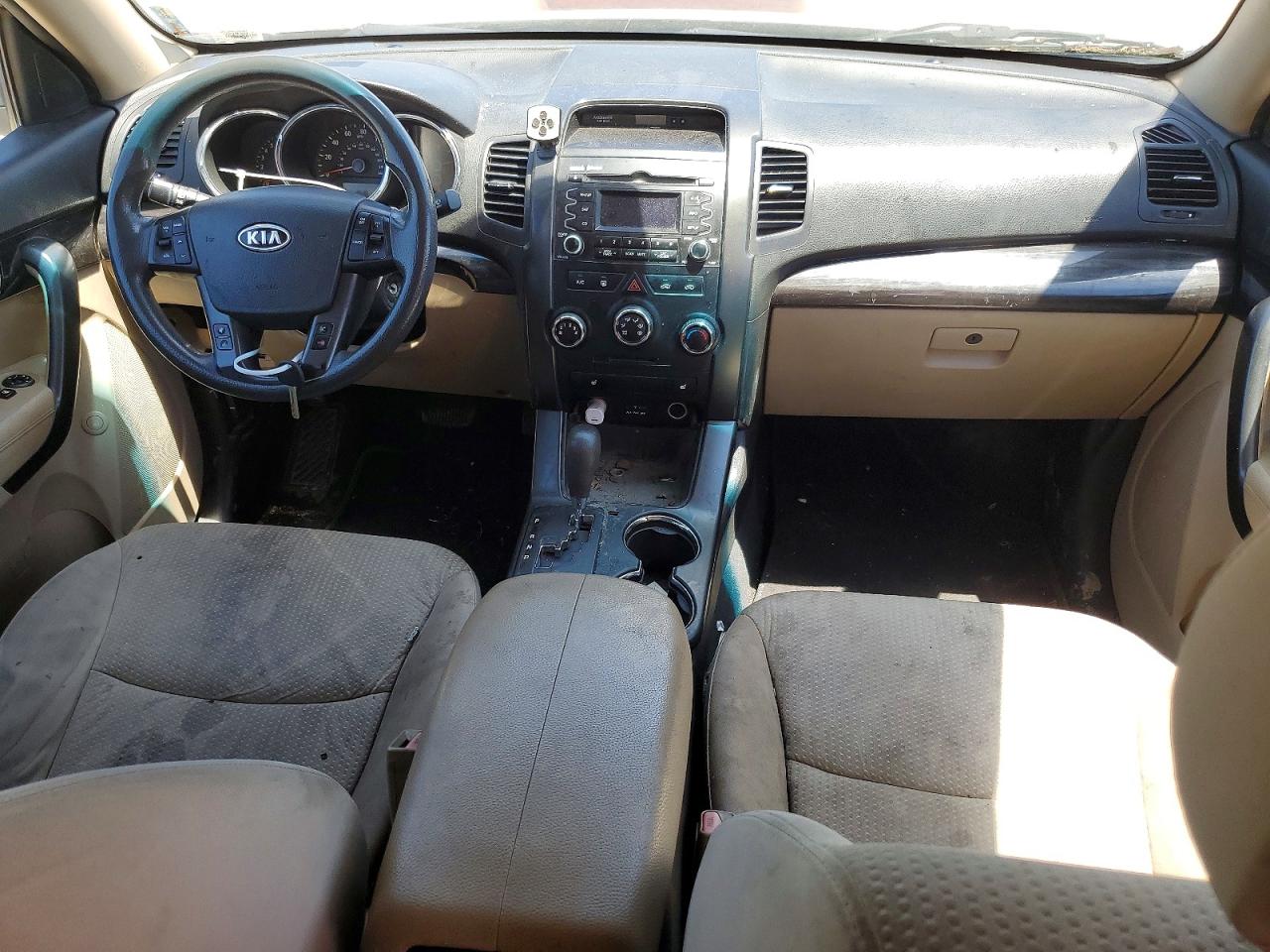 2012 Kia Sorento VIN 5XYKT3A63CG248598 COPART salvage auction — Front End, MO - DEALER ONLY CLEAN TITLE, sold $550 on 2026-07-09 (photo 9)