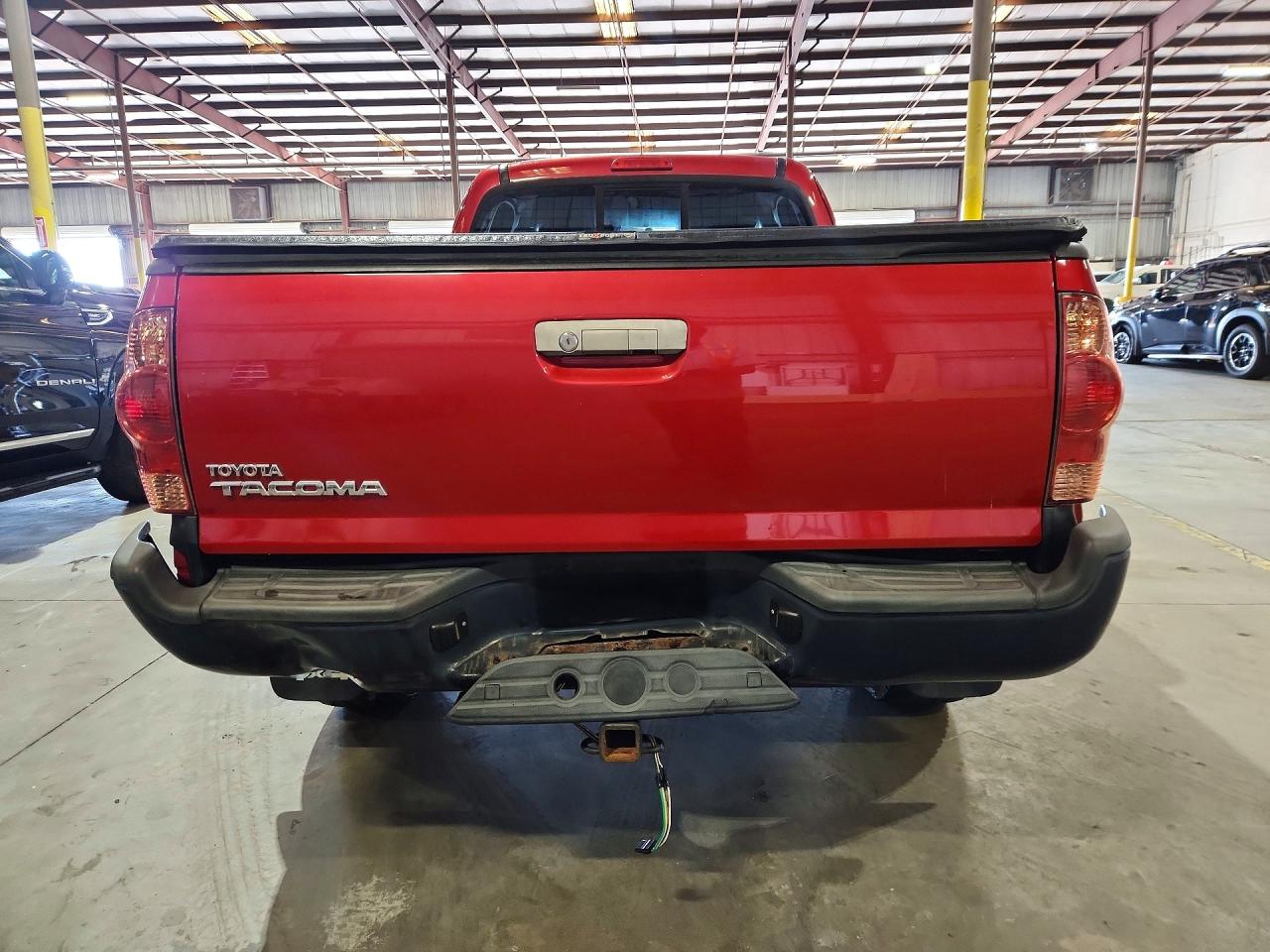 2015 Toyota Tacoma VIN 5TFUX4EN2FX036586 COPART salvage auction — Rear End, FL - CERT OF TITLE SLVG REBUILDABLE, sold $8,300 on 2026-07-01 (photo 6)