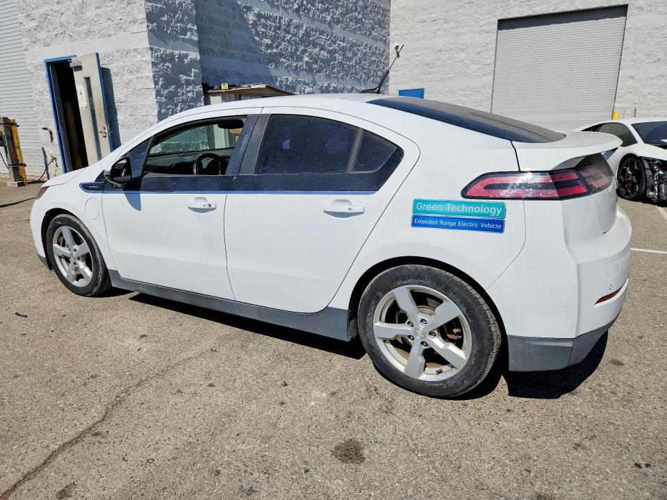 2014 Chevrolet VIN 1G1RE6E4XEU138001 COPART salvage auction — MECHANICAL, Ca - Dis/Dlr/Exp Only Clean Title, sold $1,300 on 2026-07-09 (photo 2)