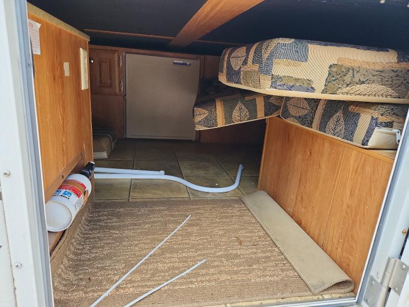 2008 Jayco Rv trailer VIN 1UJAJ01F681BB0379 COPART salvage auction — MINOR DENT/SCRATCHES, NC - SALVAGE CERTIFICATE OF TITLE, sold $300 on 2026-07-30 (photo 6)