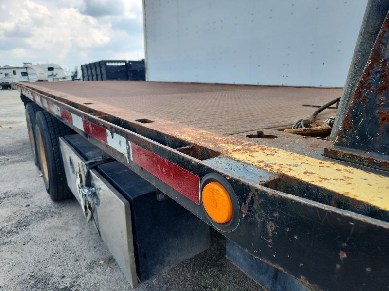 2010 Peterbilt 340 VIN 2NPRLN9X0AM794216 COPART salvage auction — NORMAL WEAR, FL - CERTIFICATE OF TITLE, sold $18,200 on 2026-08-25 (photo 6)