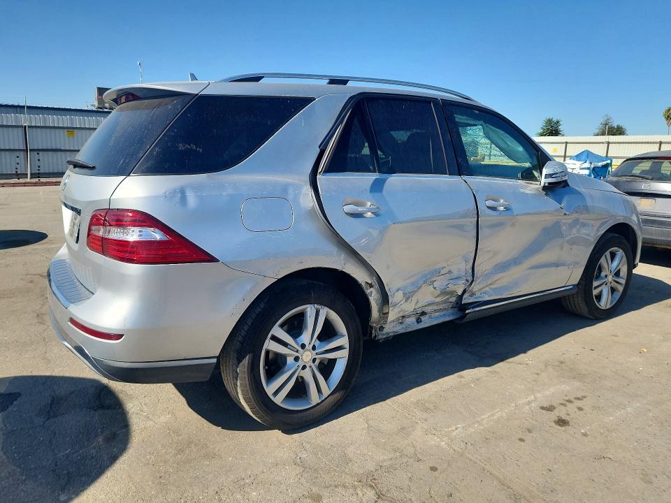 2013 Mercedes-benz M-klasse VIN 4JGDA5JB3DA191128 COPART salvage auction — ROLLOVER, Ca - Salvage Certificate, sold $1,700 on 2026-07-31 (photo 3)