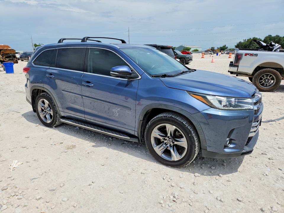 2019 Toyota Highlander VIN 5TDDZRFH1KS979360 COPART salvage auction — SIDE, Tx - Salvage Vehicle Title, sold $4,250 on 2026-07-30 (photo 4)