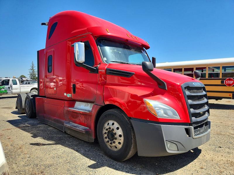 2021 Freightliner Cascadia VIN 3AKJHHDR2MSMA5374 COPART salvage auction — MECHANICAL, CA - SALVAGE CERTIFICATE, sold $6,600 on 2026-09-10 (photo 1)