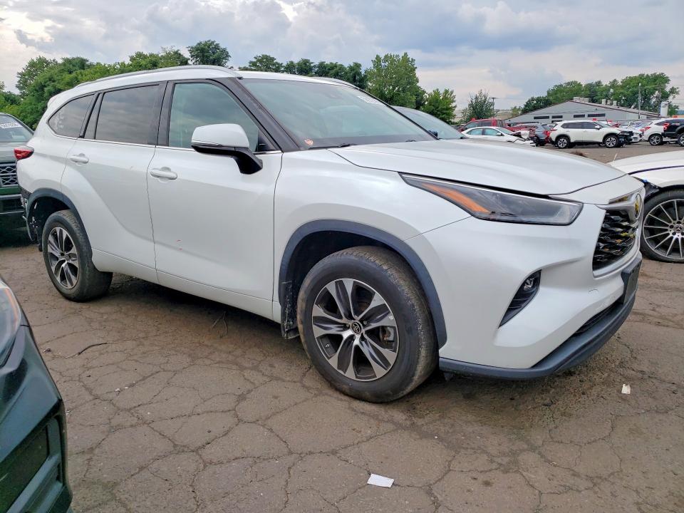2022 Toyota Highlander VIN 5TDHZRBH1NS569427 COPART salvage auction — REAR END, Ct - Cert Of Title-Salvage, sold $15,200 on 2026-07-24 (photo 4)