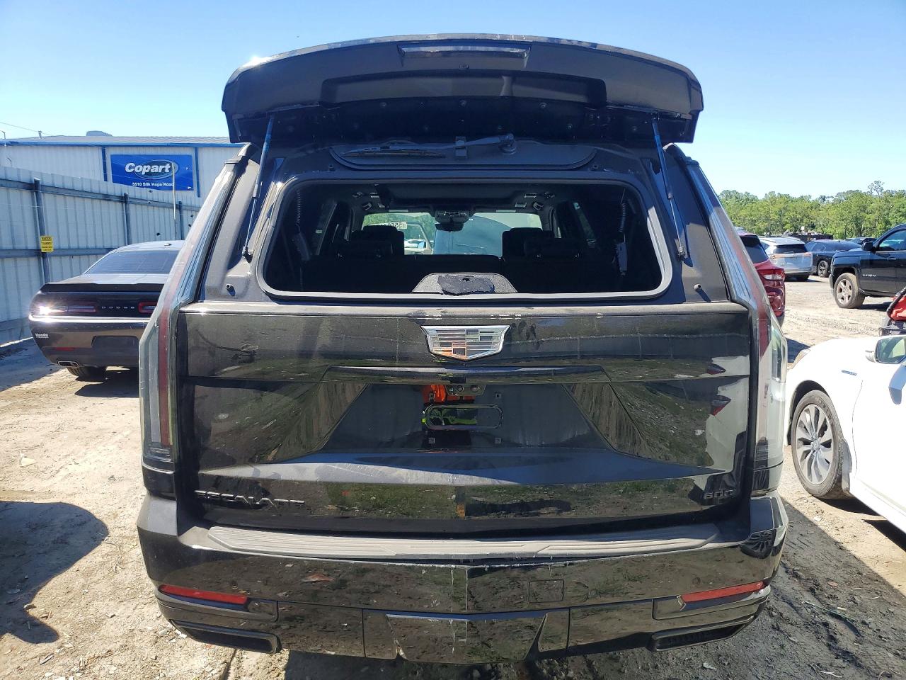 2025 Cadillac Escalade ESV VIN 1GYS9RRL7SR270819 COPART salvage auction — Rear End, GA - CERT OF TITLE-SALVAGE, sold $87,500 on 2026-06-30 (photo 6)
