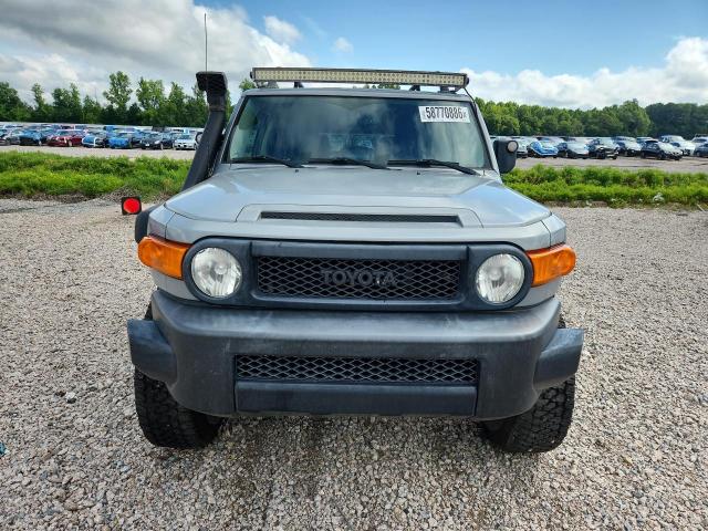 2013 Toyota Fj cruiser VIN JTEBU4BF5DK168177 COPART salvage auction — MECHANICAL, Nc - Dealer Only Clean Title, sold $11,200 on 2026-07-14 (photo 5)