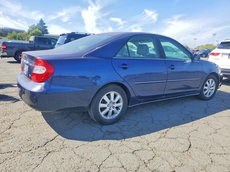 2003 Toyota Camry VIN JTDBF30K830150419 COPART salvage auction — MINOR DENT/SCRATCHES, Ca - Dis/Dlr/Exp Only Clean Title, sold $875 on 2026-07-06 (photo 3)