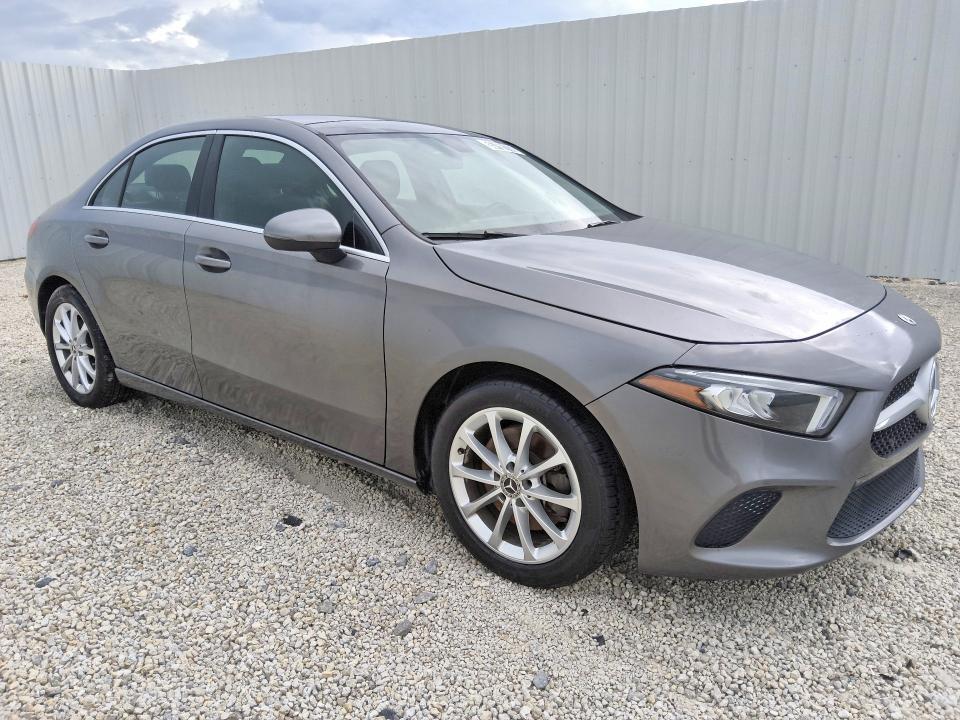 2020 Mercedes-benz A-class VIN W1K3G4EB2LW047449 COPART salvage auction — MINOR DENT/SCRATCHES, Fl - Certificate Of Title, sold $3,500 on 2026-07-28 (photo 4)